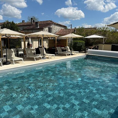 Chambre D'Hotes Naturiste Le Jardin Des Hirondelles Blanzaguet-Saint-Cybard Екстериор снимка