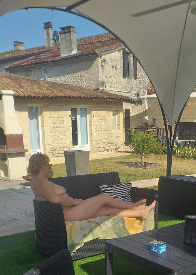 Chambre D'Hotes Naturiste Le Jardin Des Hirondelles Blanzaguet-Saint-Cybard Екстериор снимка