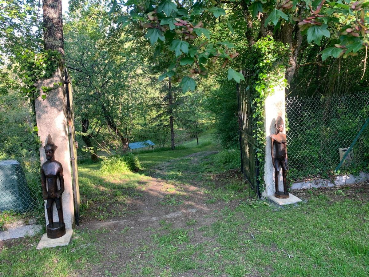 Chambre D'Hotes Naturiste Le Jardin Des Hirondelles Blanzaguet-Saint-Cybard Екстериор снимка