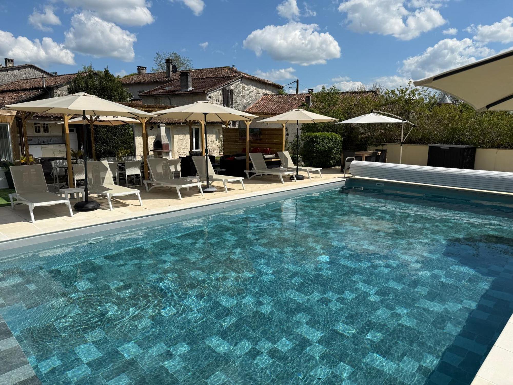 Chambre D'Hotes Naturiste Le Jardin Des Hirondelles Blanzaguet-Saint-Cybard Екстериор снимка